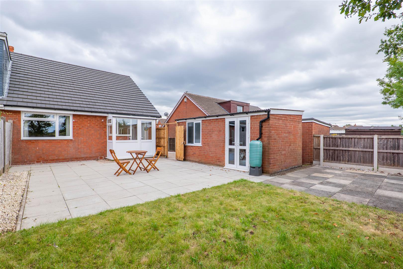 3 bed property in Cedar Avenue, Chorley